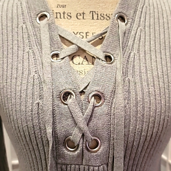 𝅺michael Kors Sweater - Picture 2 of 6